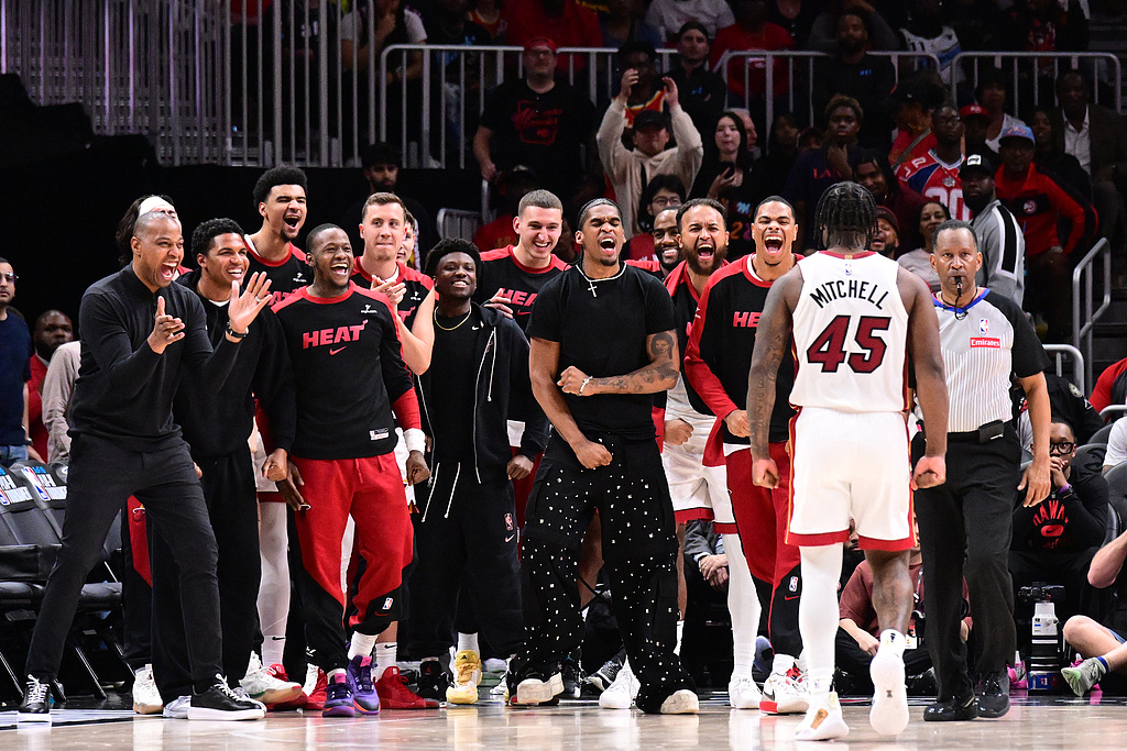 赛前速览：NBA季后赛常规赛纽约尼克斯对阵迈阿密热火，三大看点值得期待的简单介绍